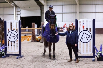 Jennifer Billington Triumphs in the UNIBED – High Performance Equine Bedding Winter Grades B&C Qualifier, Securing Final Spot.